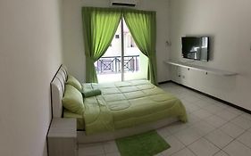Api Api Centre Apartment Homestay